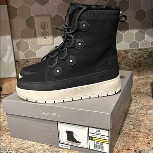 New Falls Creek Women's 10 Black Winter 3M Thinsulate Water Resistant Fur Boots